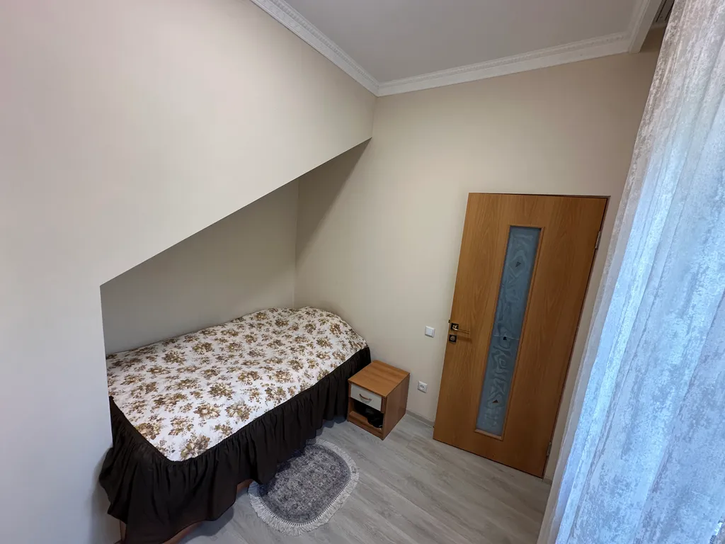 Большой уютный дом со своим садом