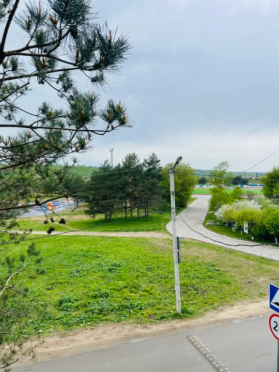 Уютный номер с выходом в сквер Волкова