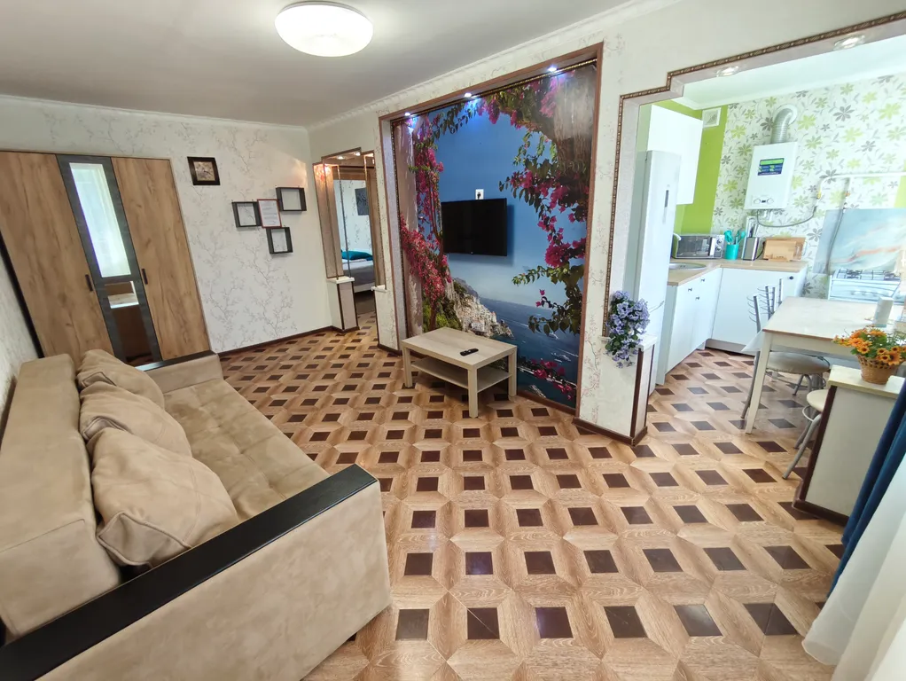 Большая, уютная 3х-комнатная квартира — аренда посуточно в Новошахтинск