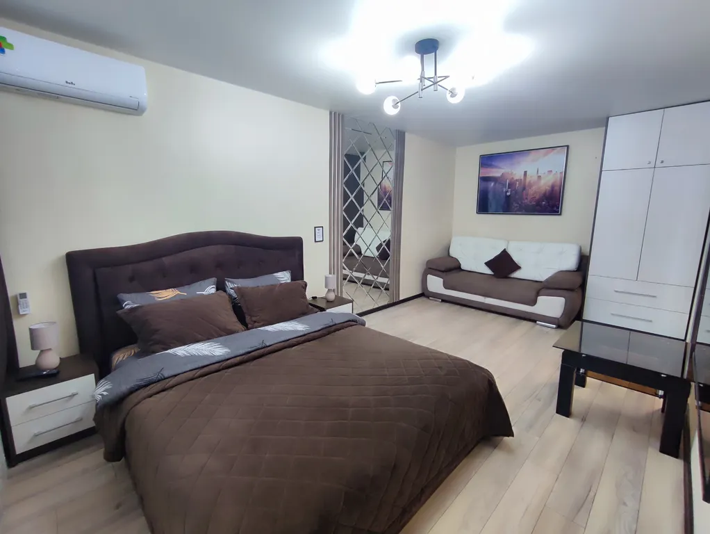 Видовая квартира в самом центре с панорамным видом на Площадь Победы.