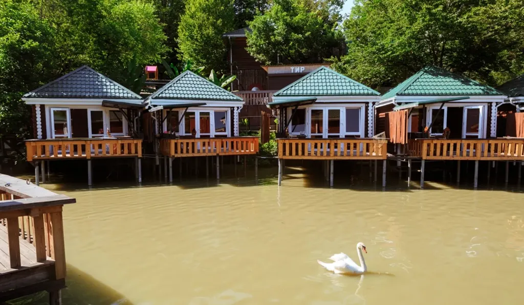 Коттедж на озере