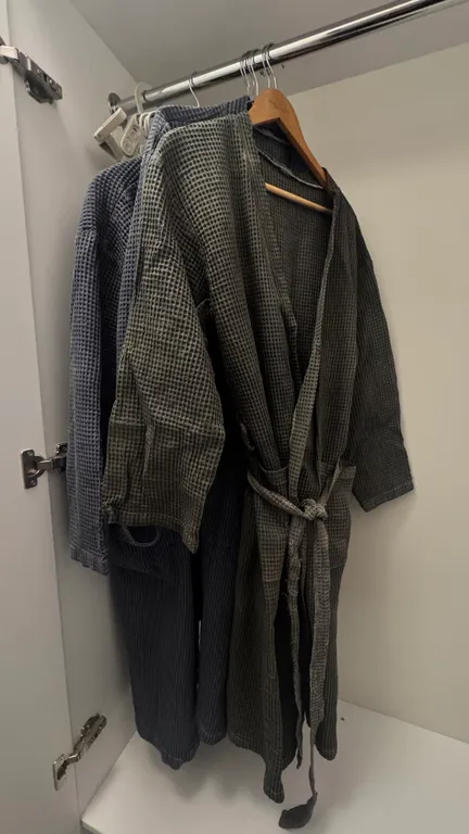 Уютная студия у озера с видом на лес