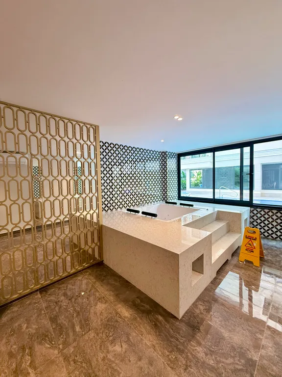 SA Apartments, Luxury 2BD Duplex