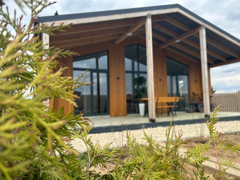 Эко-дом у озера с чаном, сауной и бильярдом