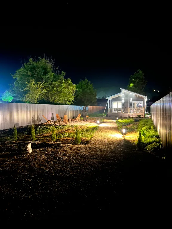 Новый дом с собственной территорией и видом на горы