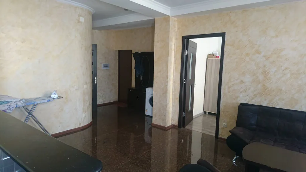 Квартира 3-комнатная Квартира — Батуми