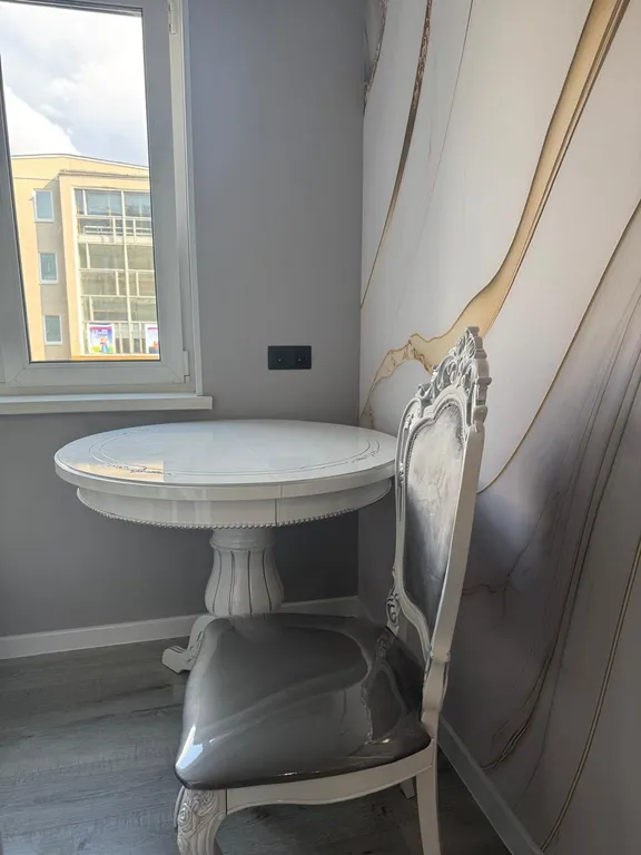 Двухкомнатная квартира в центре с дизайнерским ремонтом