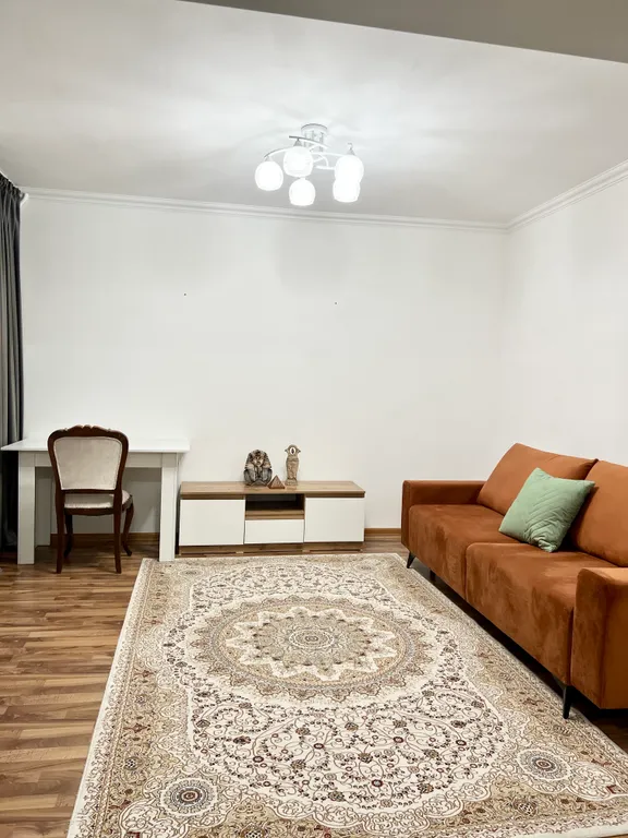 Квартира Рядом с новой площадью — Алматы