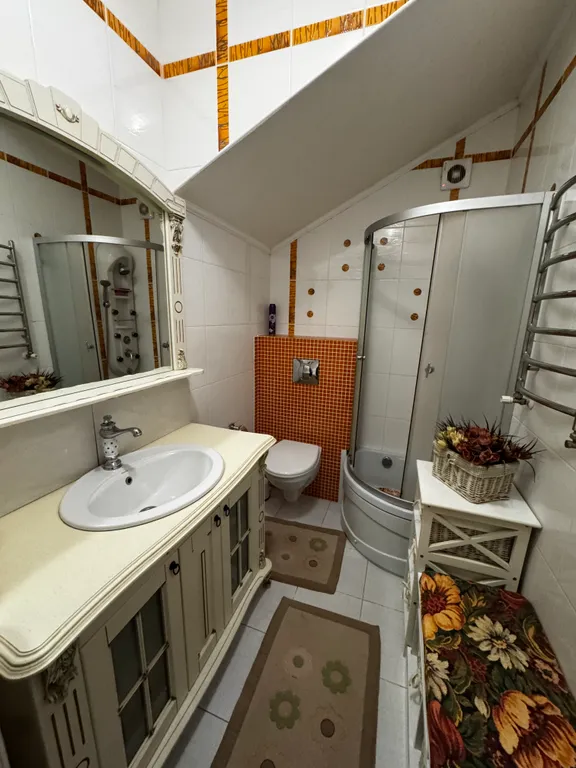 Уютный дом с личным двором