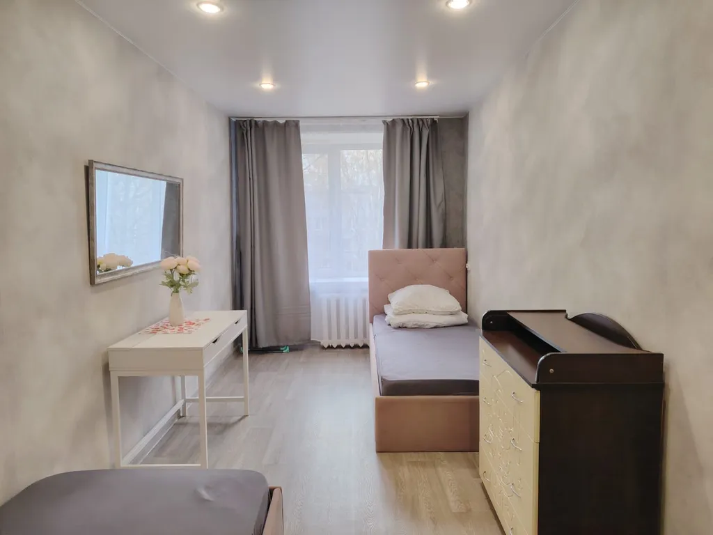 Квартира Двухкомнатная квартира, 3 отдельных кровати — Колпино