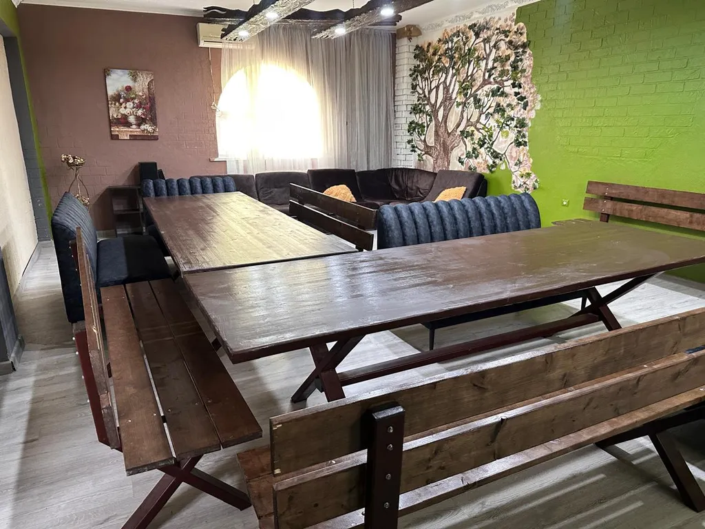 Большой дом с баней, бассейном, мангалом и парковкой