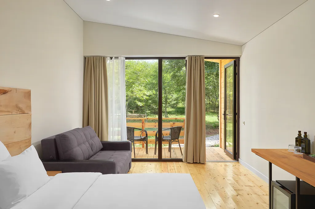 Стандартный номер в коттедже с видом на лес