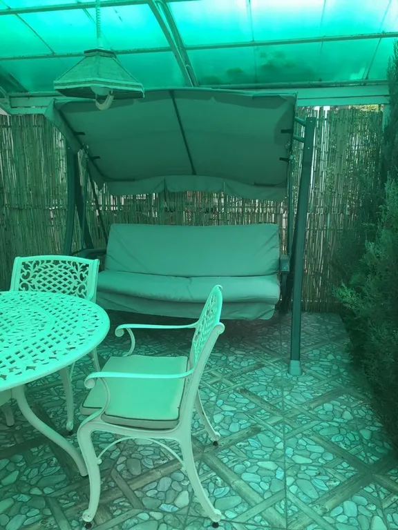 Таунхаус на береговой линии песчаного пляжа с бассейном