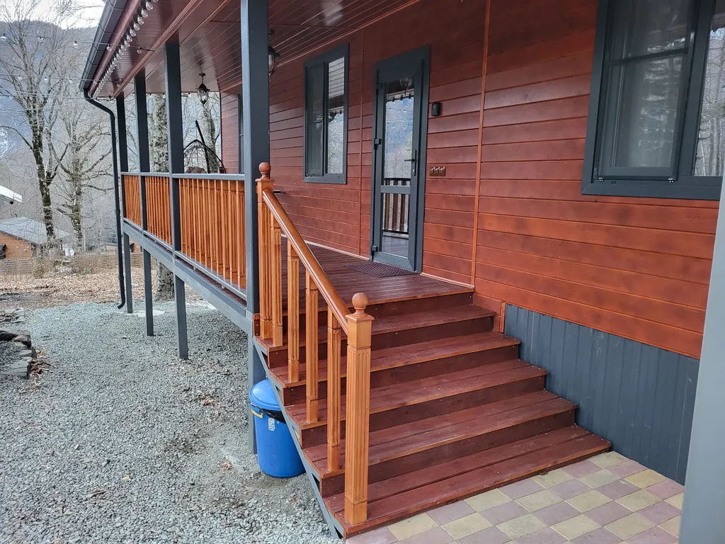 Коттедж с видом на горы (3 спальни)