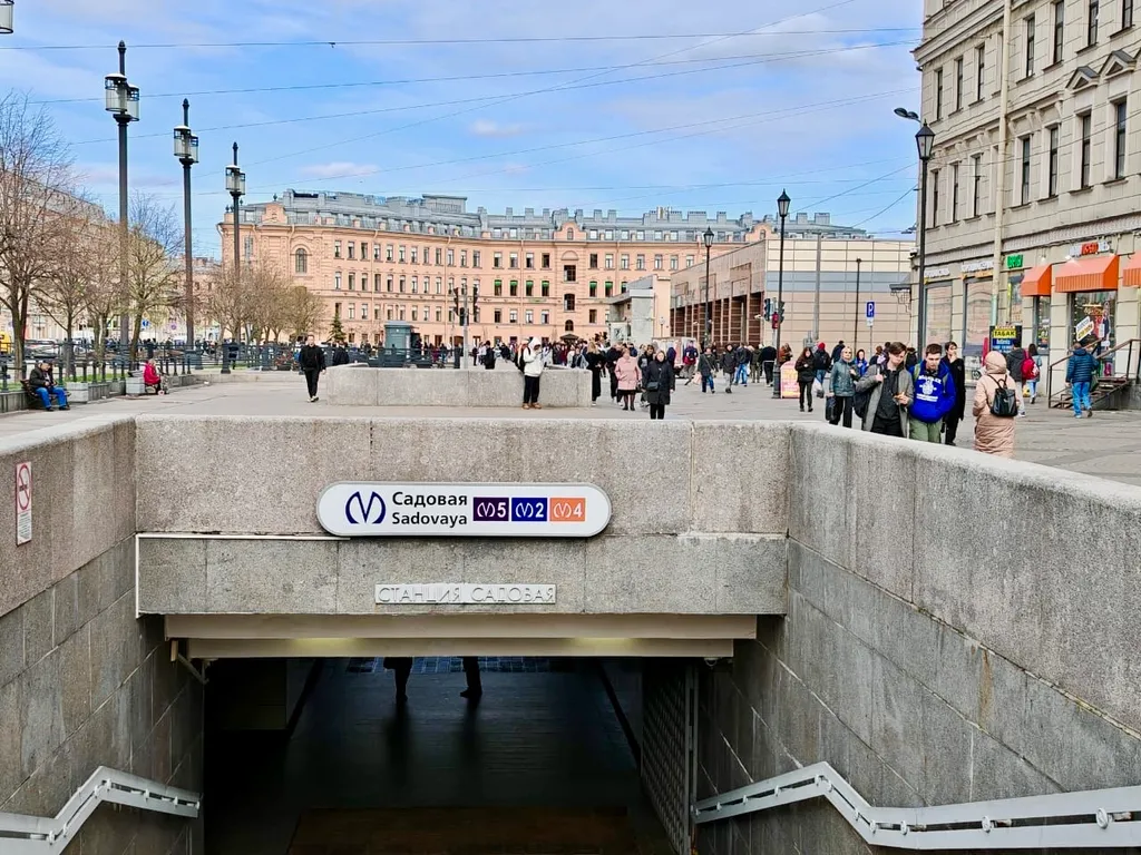 Квартира Уютная квартира с парковкой на берегу канала Грибоедова — Санкт-Петербург