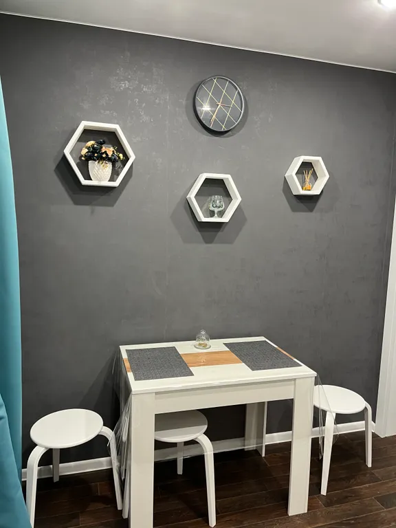 Уютные апартаменты в центре города с видом на пруд с плавающими утками