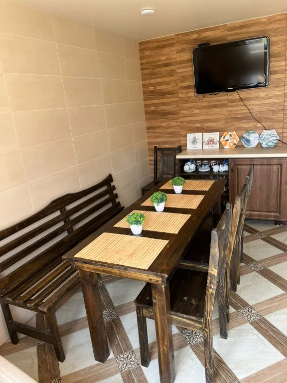 Уютный деревянный дом с видом на горы