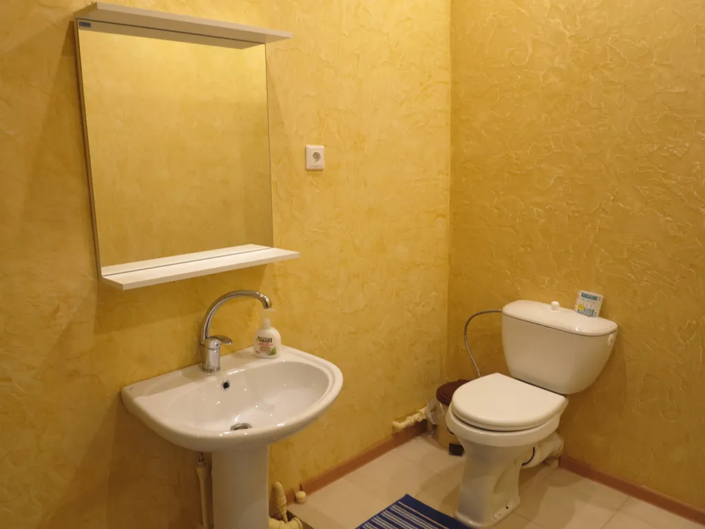 Коттедж Гостевой дом в центре города (только для проживания) — Элиста