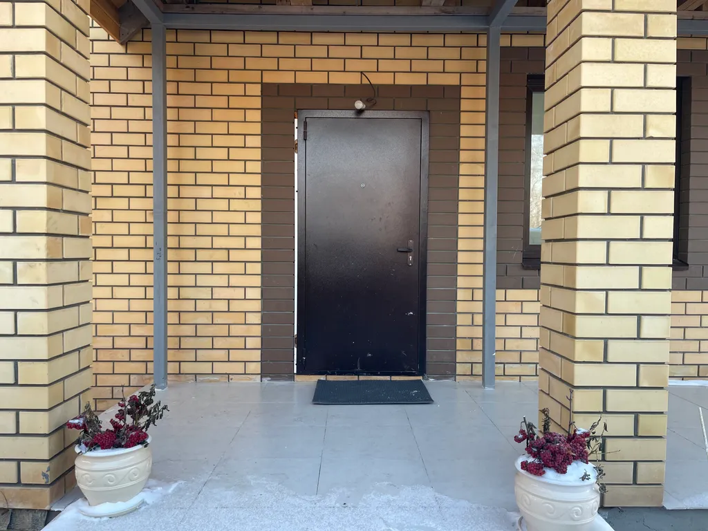 Уютный дом с террасой