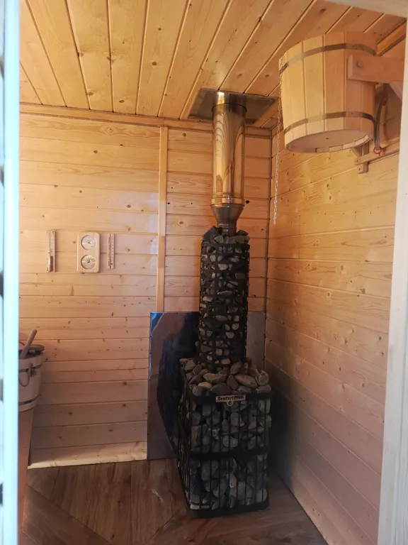 Комфортный отдых с горячим бассейном и баней на дровах