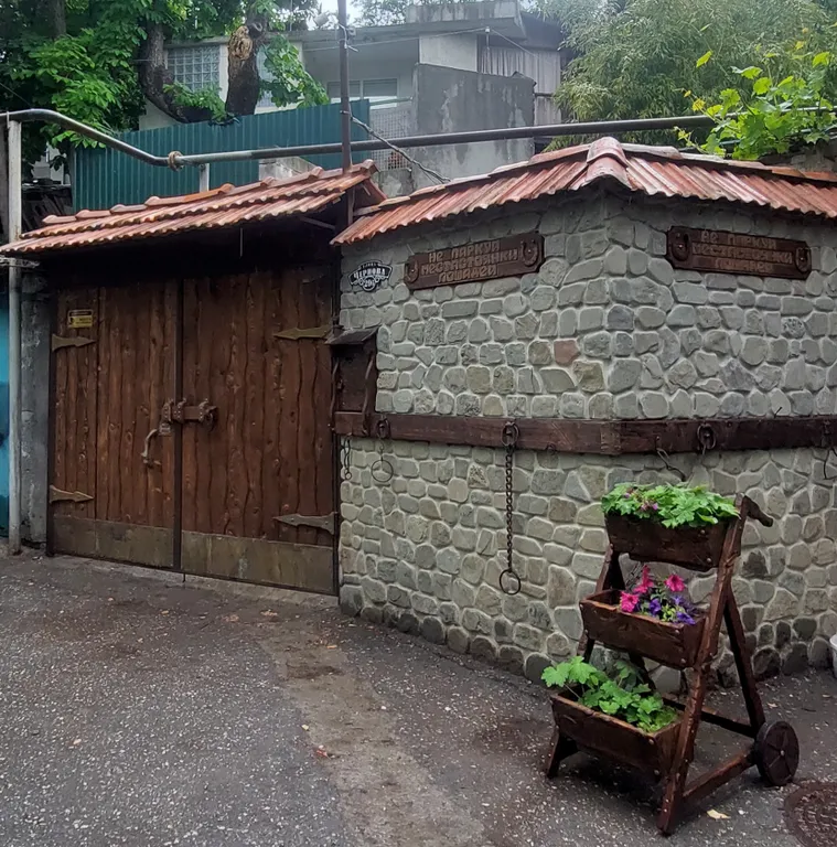 Уютная однокомнатная квартира в частном секторе с дизайнерским ремонтом