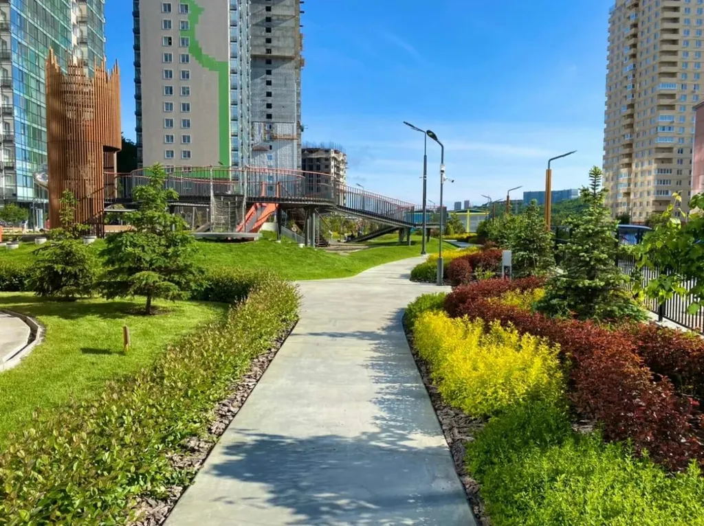 ЖК с охраняемой закрытой территорией большой детской зоной