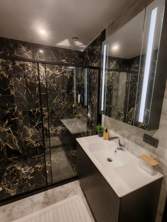 Квартира в Azura World c видом на бассейн и аквапарком