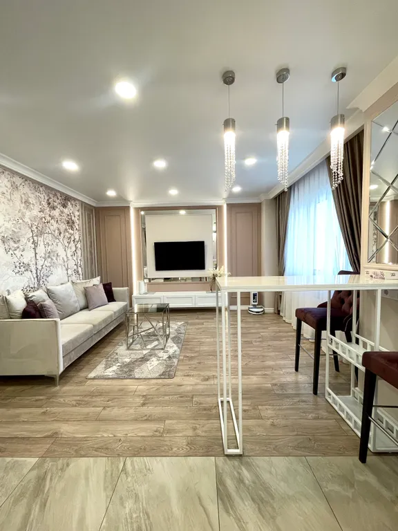 Стильная дизайнерская квартира недалеко от центра города