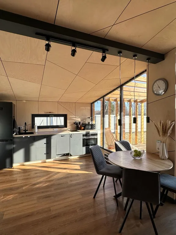 Коттедж Дом с террасой на берегу реки — Логиново