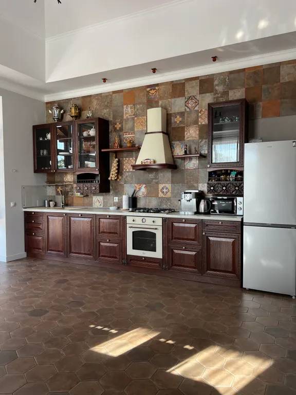 Villa Rai, уют и отдых в окружении дубового леса с теплым бассейном