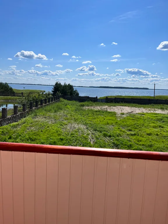 Дом с видом на озеро