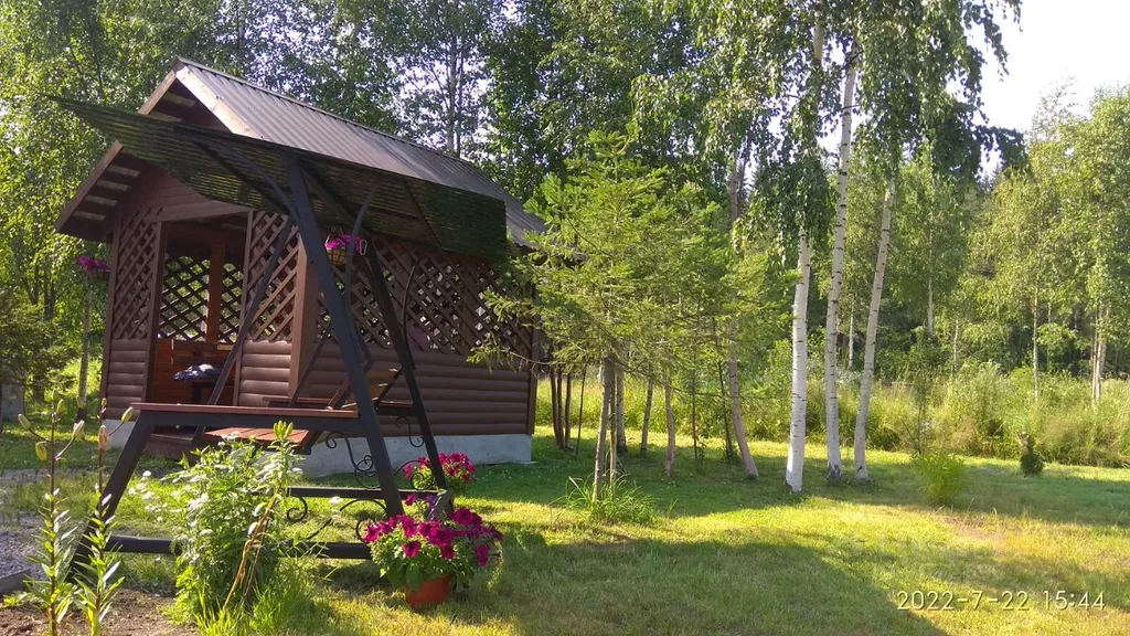 Берлога люкс, коттедж с банным чаном для отдыха с видом на лес и скалы