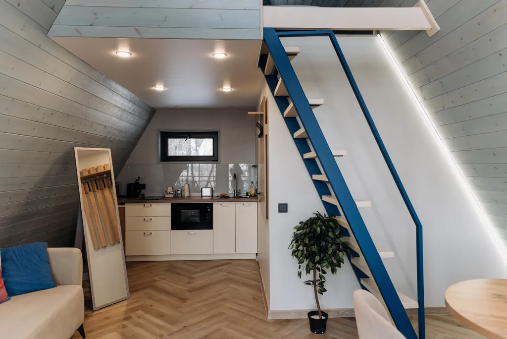 Уютный домик Синий A-Frame с террасой