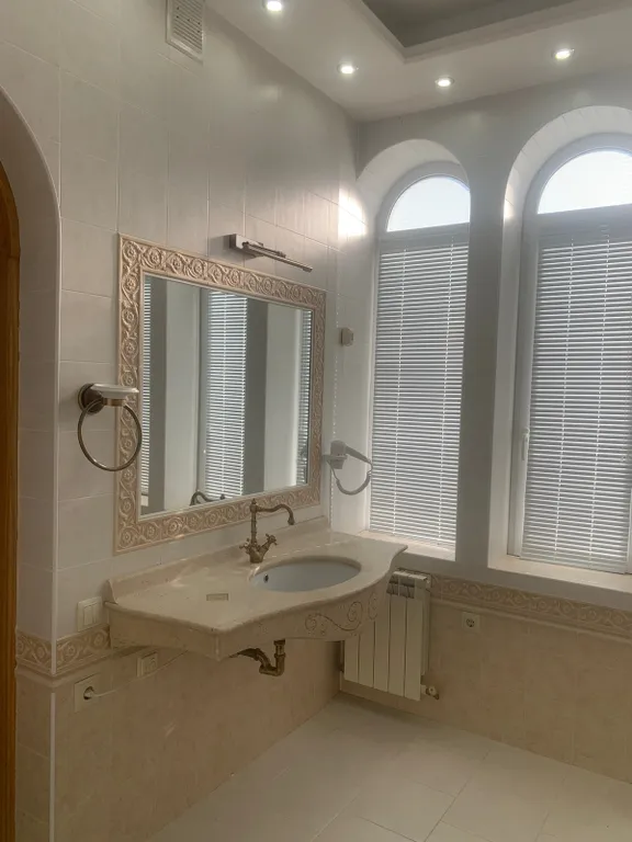 Уникальный, уютный, большой семейный дом. С видом на город