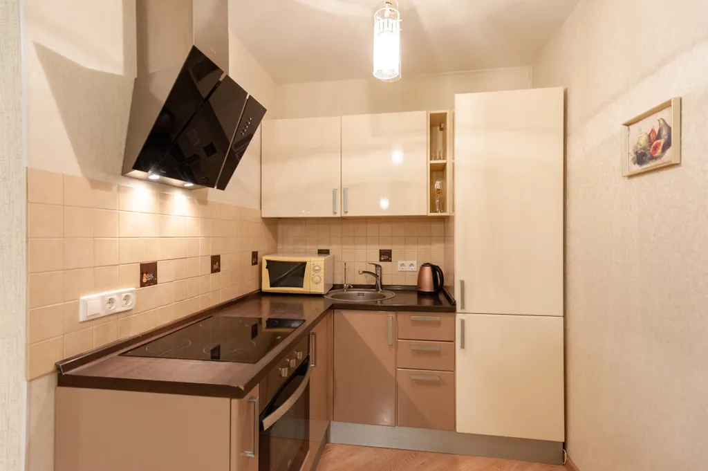 Двухкомнатная квартира в центре рядом с полевым спуском к Волге