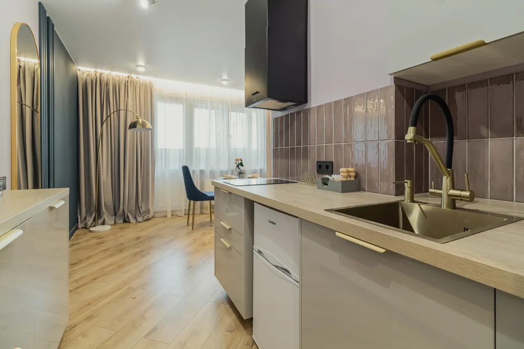 Студия с дизайнерским ремонтом и видом на город