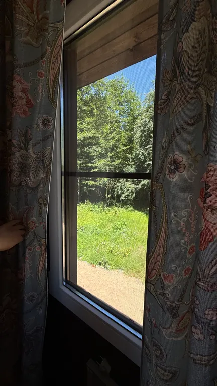 Уютный новый домик в лесу