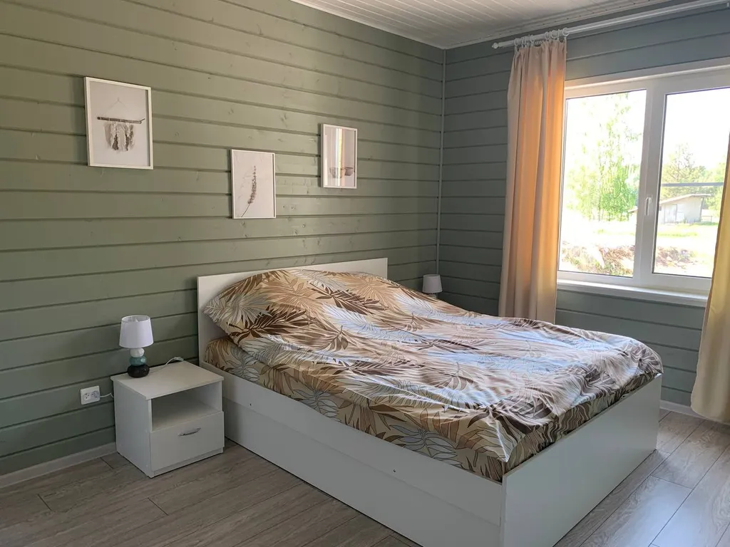 Коттедж с собственным пирсом и террасой на берегу Ладоги