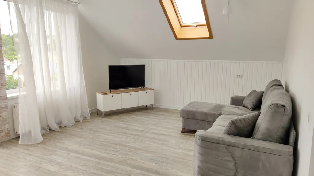 Дом вилла Надежда с видом на Владимирский собор, отдельный вход