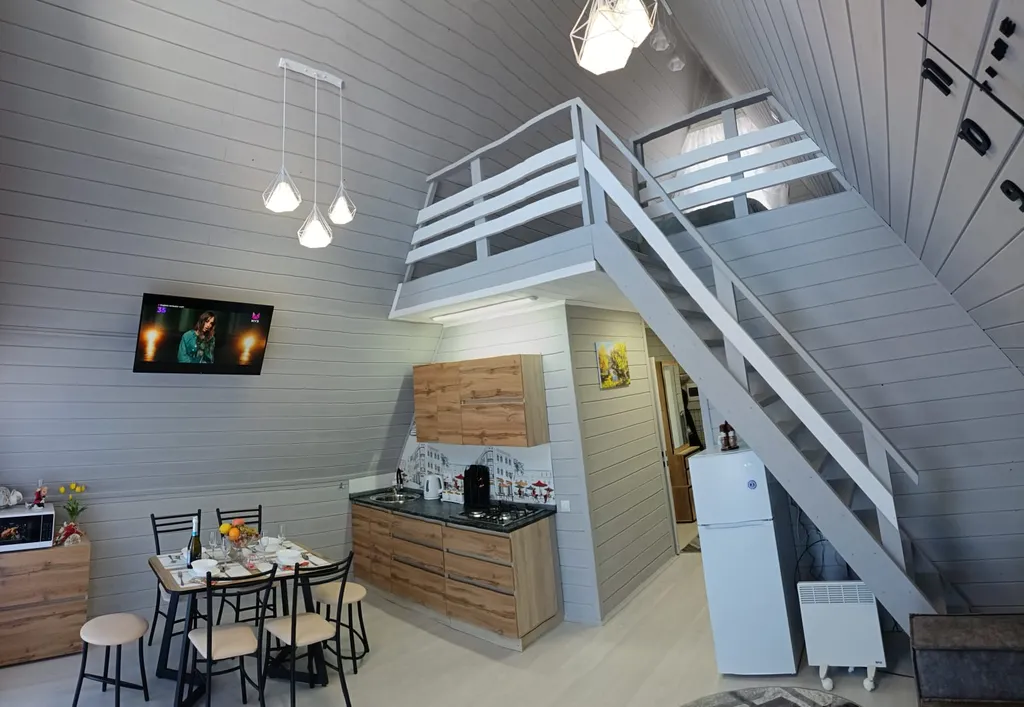 Новый дом на берегу реки