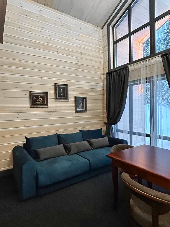 Барн хаус с видом на лес и горы