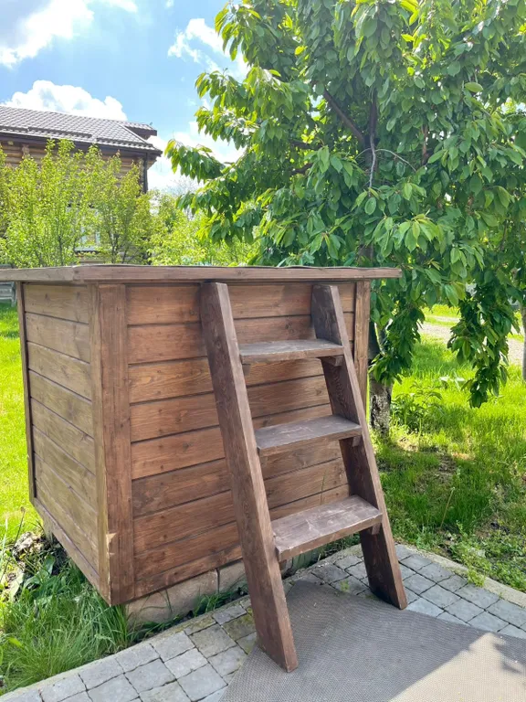 Уютный деревянный дом с видом на горы