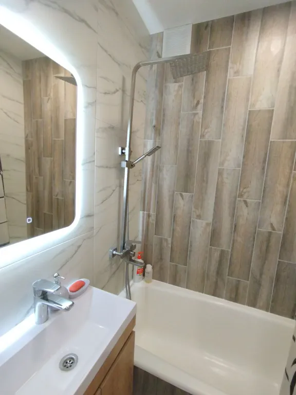 Двухкомнатная квартира с новым современным ремонтом