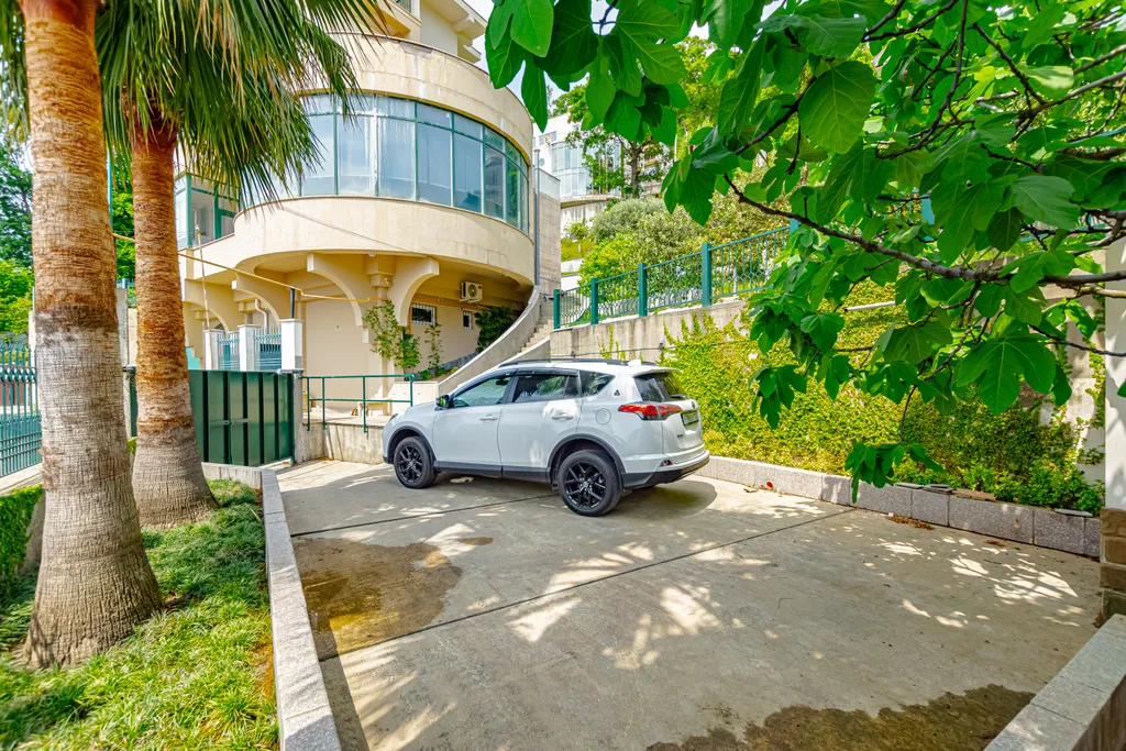 Дом с великолепным видом на море и горы