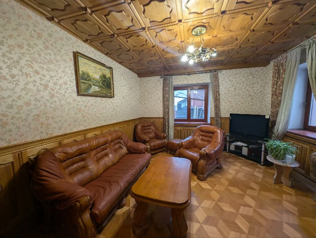 Коттедж с сауной, бассейном и бильярдом в 10 минутах от Минска