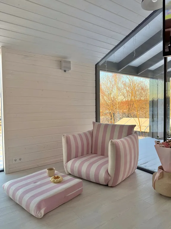 Уютный дом с видом на лес