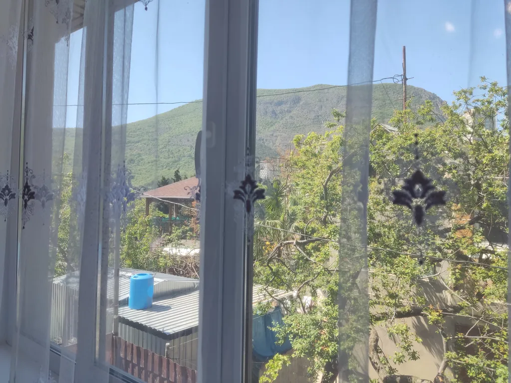 Дом со своим двором и парковкой