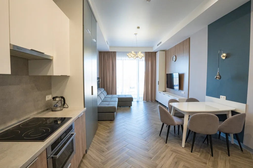 Двухкомнатные апартаменты с видом на море и город