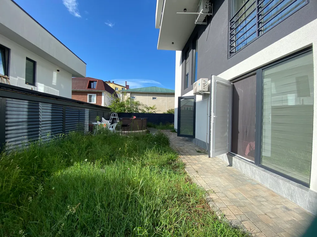 6-комнатный Дом