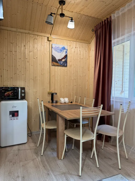 Коттедж в лесу, 12 спальных мест (весь дом)